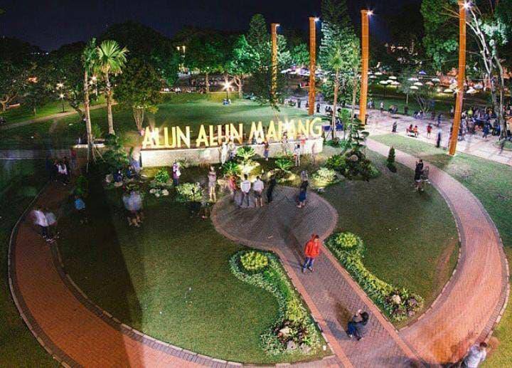 Alun-alun Malang (instagram.com/travelingmalang)