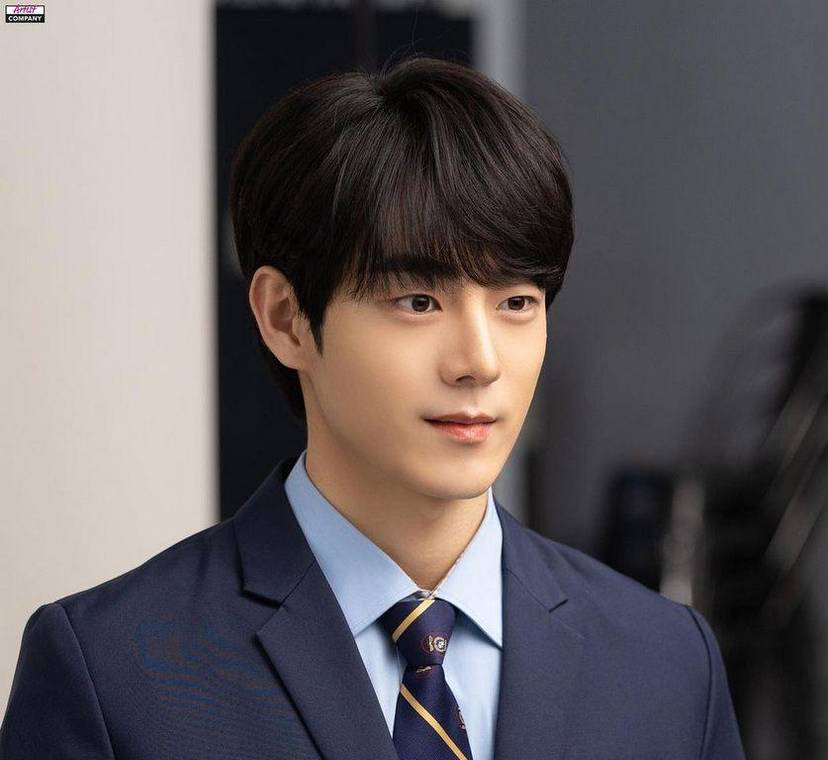 Yoo Jung Hoo Pemain Bitch X Rich, Aktor Artist COMPANY | IDN Times