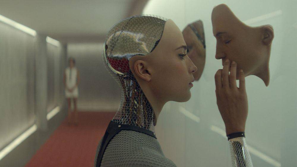 Alicia Vikander dalam film Ex Machina. (dok. A24/Ex Machina)