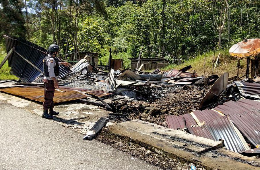 Konflik di Nabire: 2 Orang Tewas, 8 Luka-Luka, Puluhan Rumah Dibakar