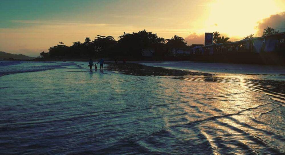 Pantai Natsepa (instagram.com/ritterkreuz)