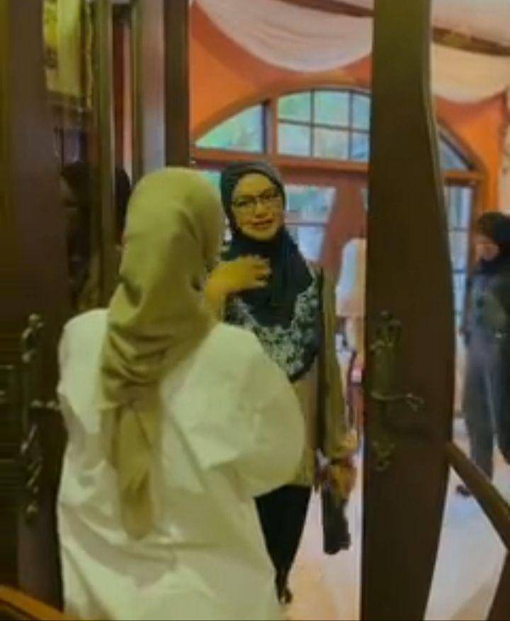 Siti Nurhaliza dan Nisa Sabyan (instagram.com/ctdk)