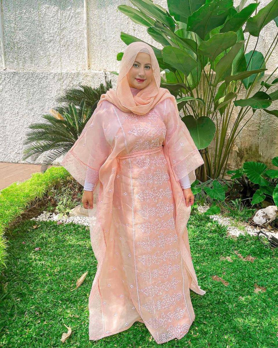 OOTD ala Tasyi Athasyia (instagram.com/tasyiiathasyia)