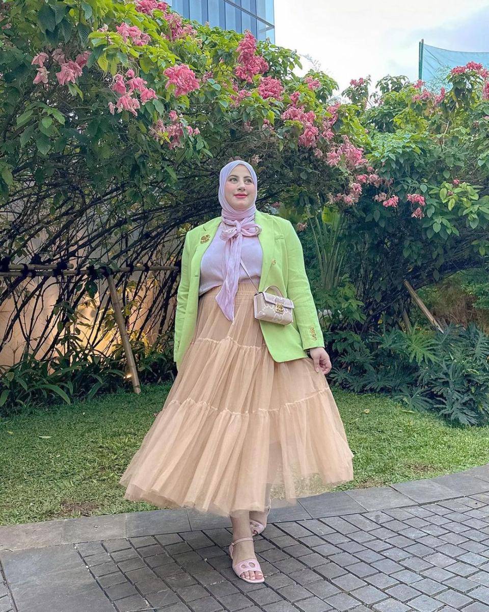OOTD ala Tasyi Athasyia (instagram.com/tasyiiathasyia)
