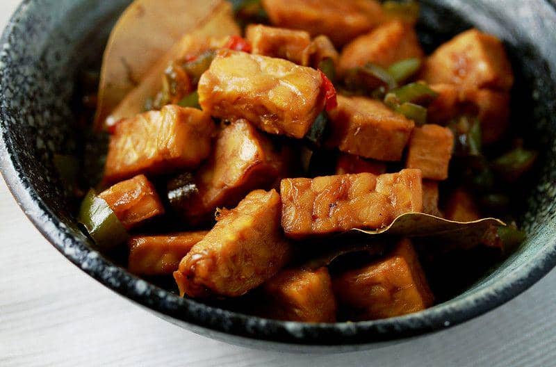 ilustrasi oseng tempe (flickr.com/mochachocolatarita)