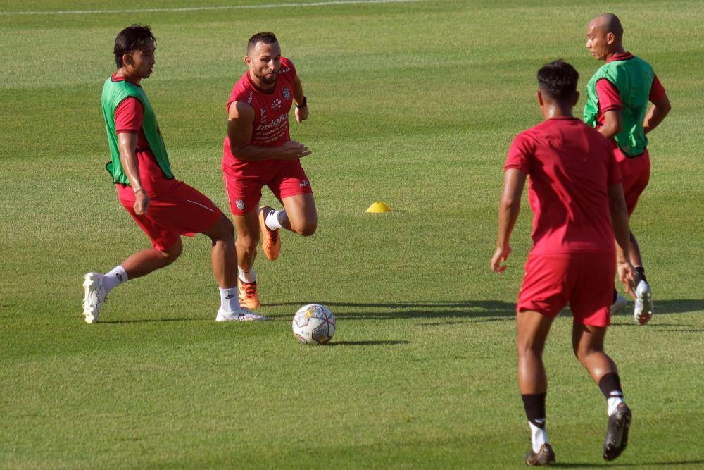 Persija Ditahan Imbang 10 Pemain Bali United
