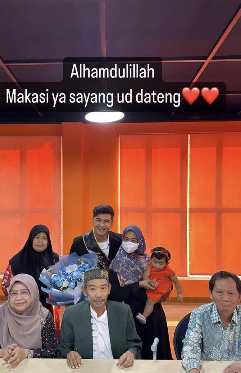 potret kelulusan S2 Teuku Ryan (Instagram.com/teukuryantr)