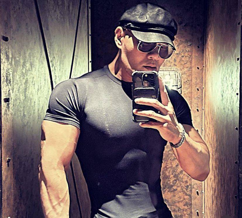 artis yang pernah batal tunaikan ibadah haji (Instagram.com/deddycorbuzier)