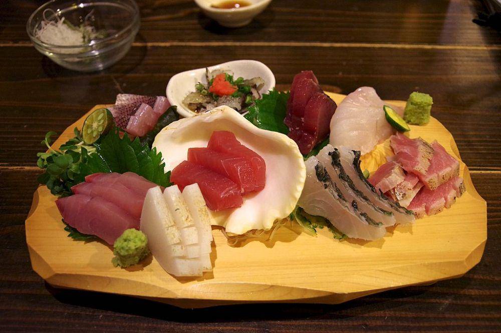 ilustrasi sashimi (commons.wikimedia.org/pelican)