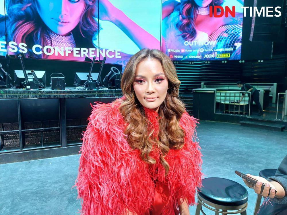 Alasan Erika Carlina Debut Menyanyi dengan Konsep Sexy Pop