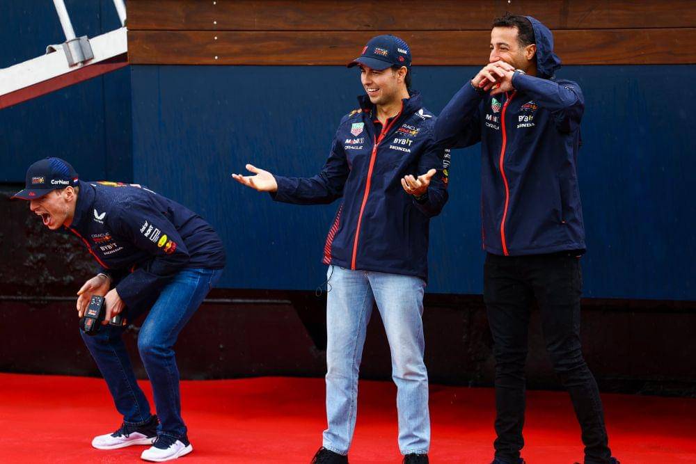 Max Verstappen, Sergio Perez, dan Daniel Ricciardo dalam sebuah kegiatan di GP Monako 2023. (twitter.com/redbullracing)