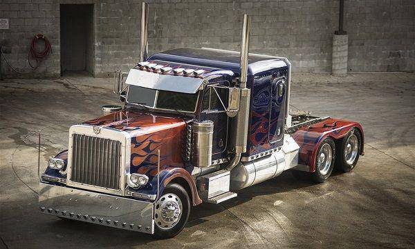 Mobil Transformer Peterbilt 379 (barrett-jackson.com)