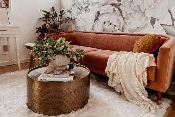 Ruang tamu bergaya retro chic (magicbricks.com)