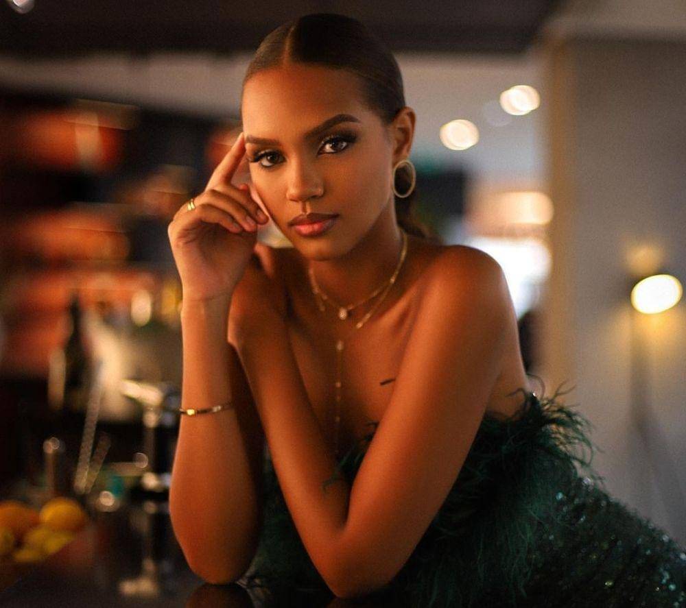 Indira Ampiot (instagram.com/indira.ampiot)