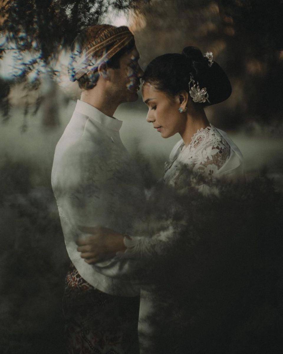 potret Adinia Wirasti dan suami (instagram.com/adiniawrst)