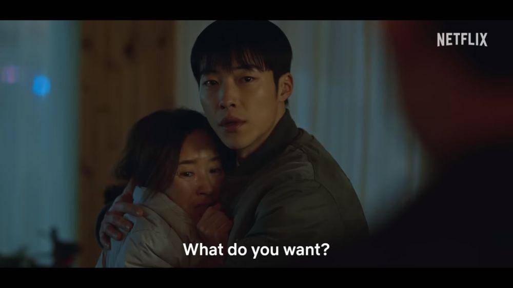 Kim Gun Woo (Woo Do Hwan) dan ibu Kim Gun Woo (Yun Yoo Sun) di drakor Bloodhounds (Dok. Netflix/Bloodhounds)