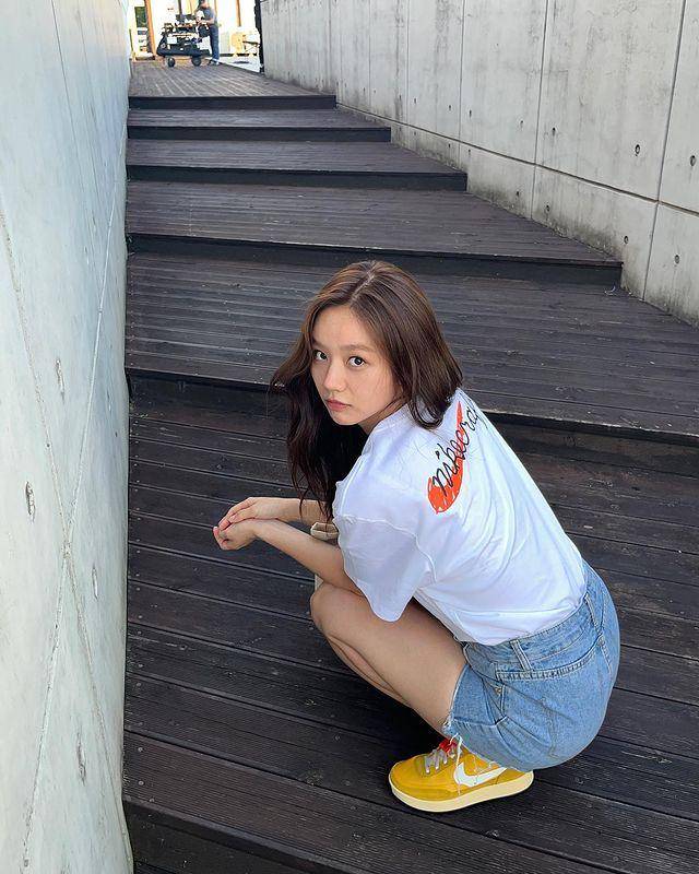 Lee Hyeri (instagram.com/hyeri_0609)