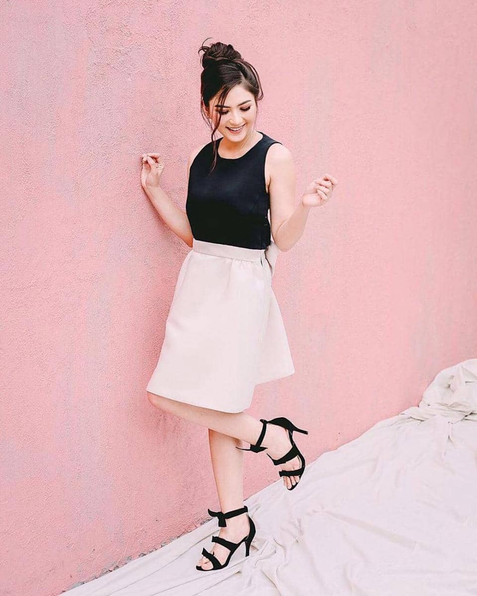 Jessica Mila (instagram.com/jscmila)