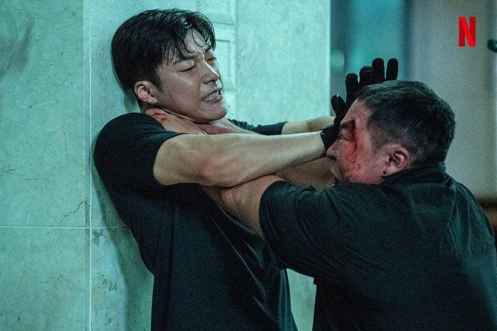 Kim Gun Woo (Woo Do Hwan) di drakor Bloodhounds (twitter.com/netflixkcontent)