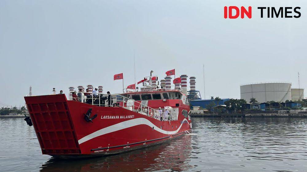 Ketua Umum PDI Perjuangan Megawati Soekarnoputri meluncurkan Kapal RS KM Malahayati dan Kapal Kesehatan Masyarakat (IDN Times/Aryodamar)