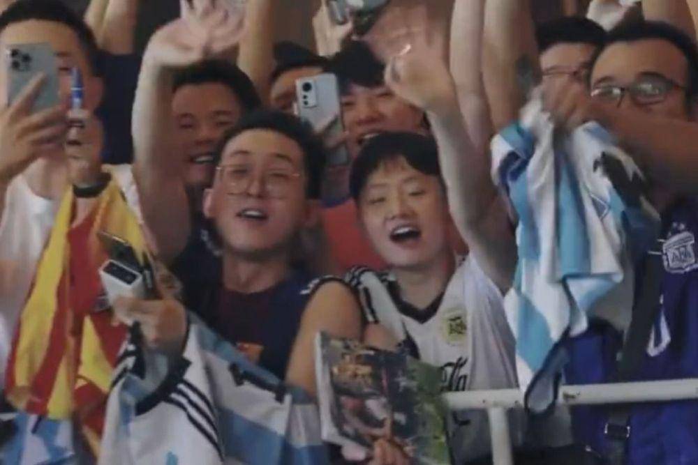 Sambutan fans untuk Lionel Messi dan Timnas Argentina di Beijing, China (twitter.com/Argentina)