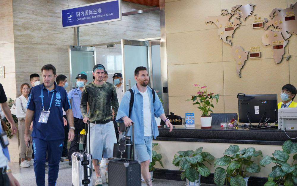 Lionel Messi dan Timnas Argentina di Beijing, China (twitter.com/M30Xtra))