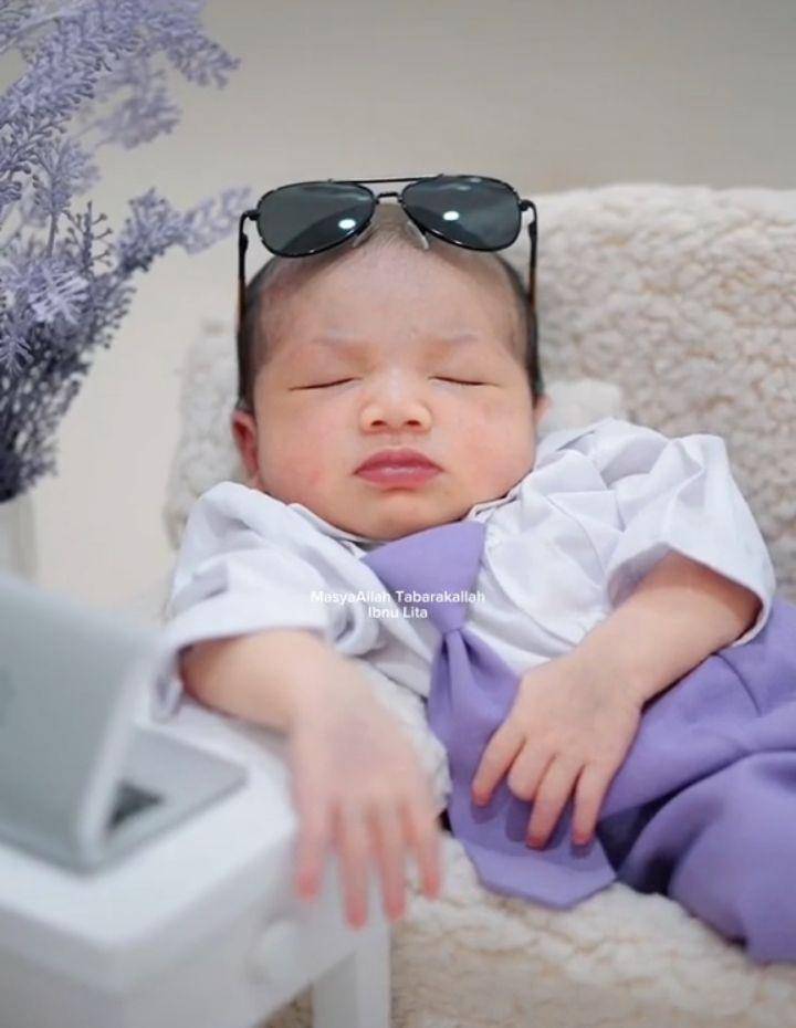Newborn Photoshoot Alva (Instagram.com/litahutami)