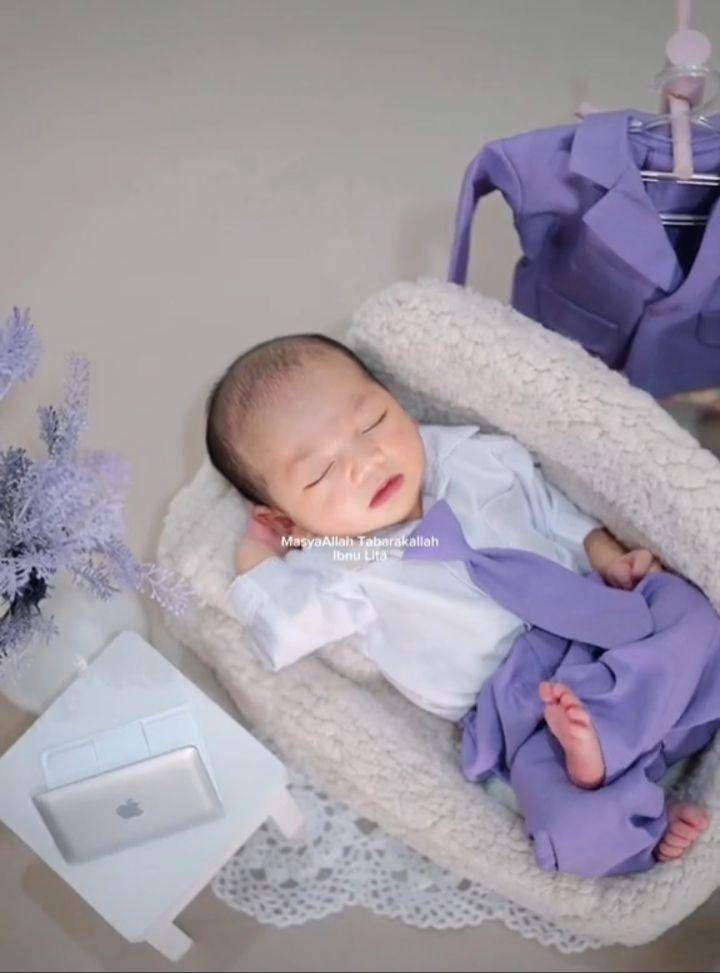 Newborn Photoshoot Alva (Instagram.com/litahutami)