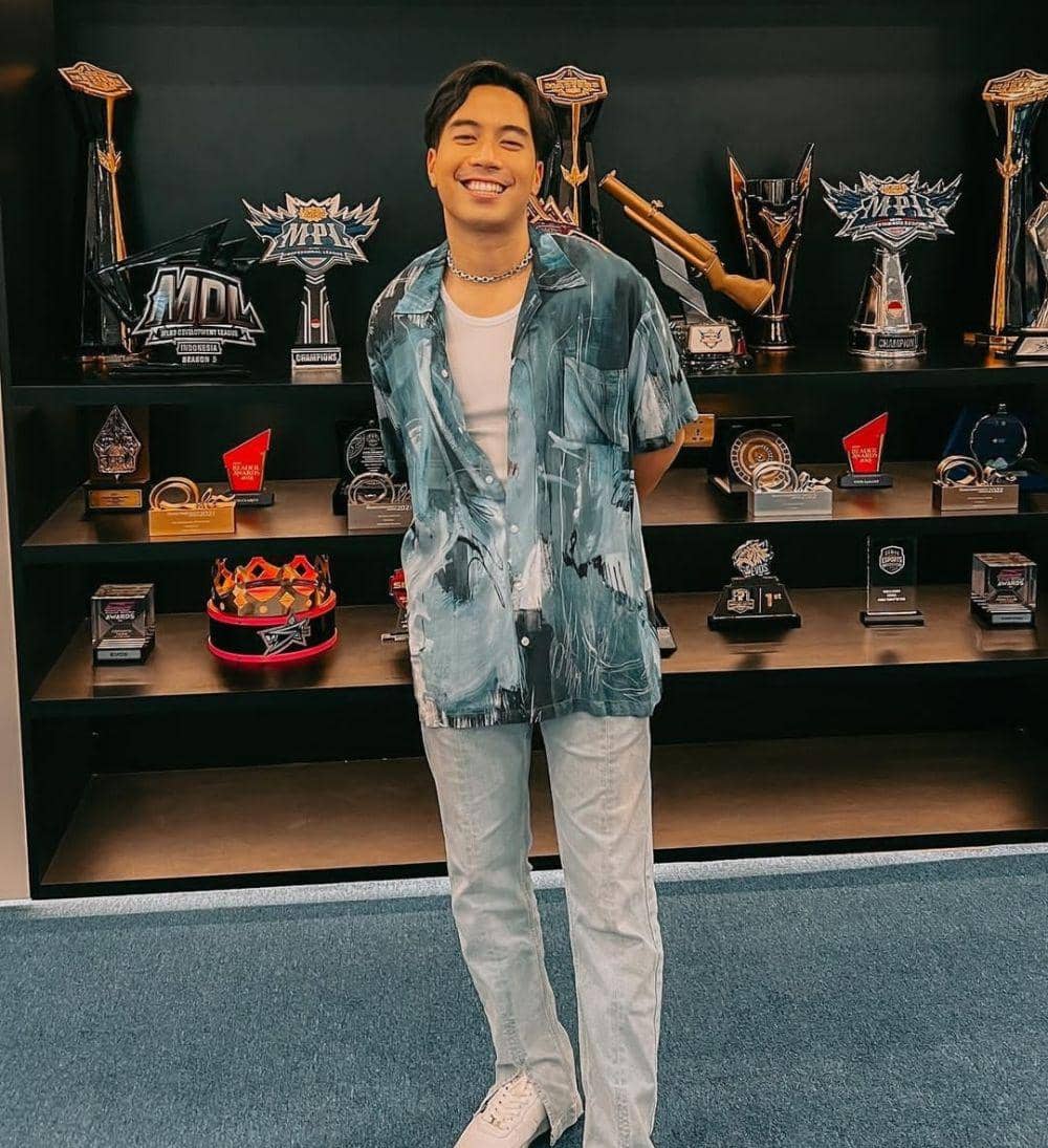 Vidi Aldiano (instagram.com/vidialdiano)