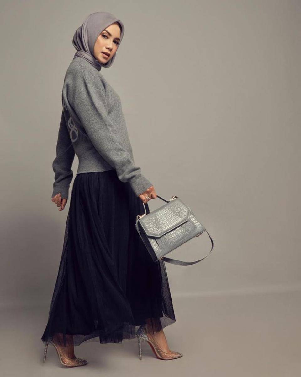 potret OOTD rok Amelia Natadipura (instagram.com/mrs.hrtd)