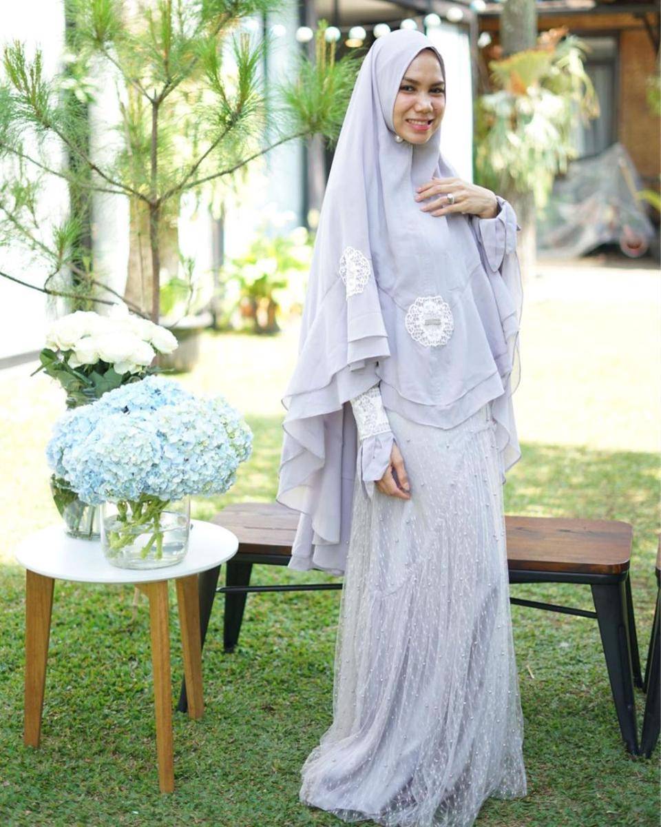 potret OOTD hijab syar'i Amelia Natadipura (instagram.com/mrs.hrtd)