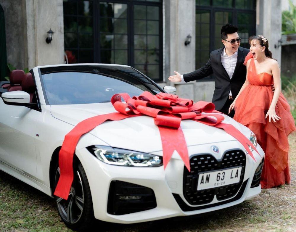 10 Potret Maternity Angela Tee Uang Kaget, Dapat BMW Jelang Lahiran!
