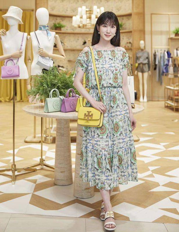 inspirasi summer dress ala aktris Korea, trendi abis (instagram.com/eunbining0904)