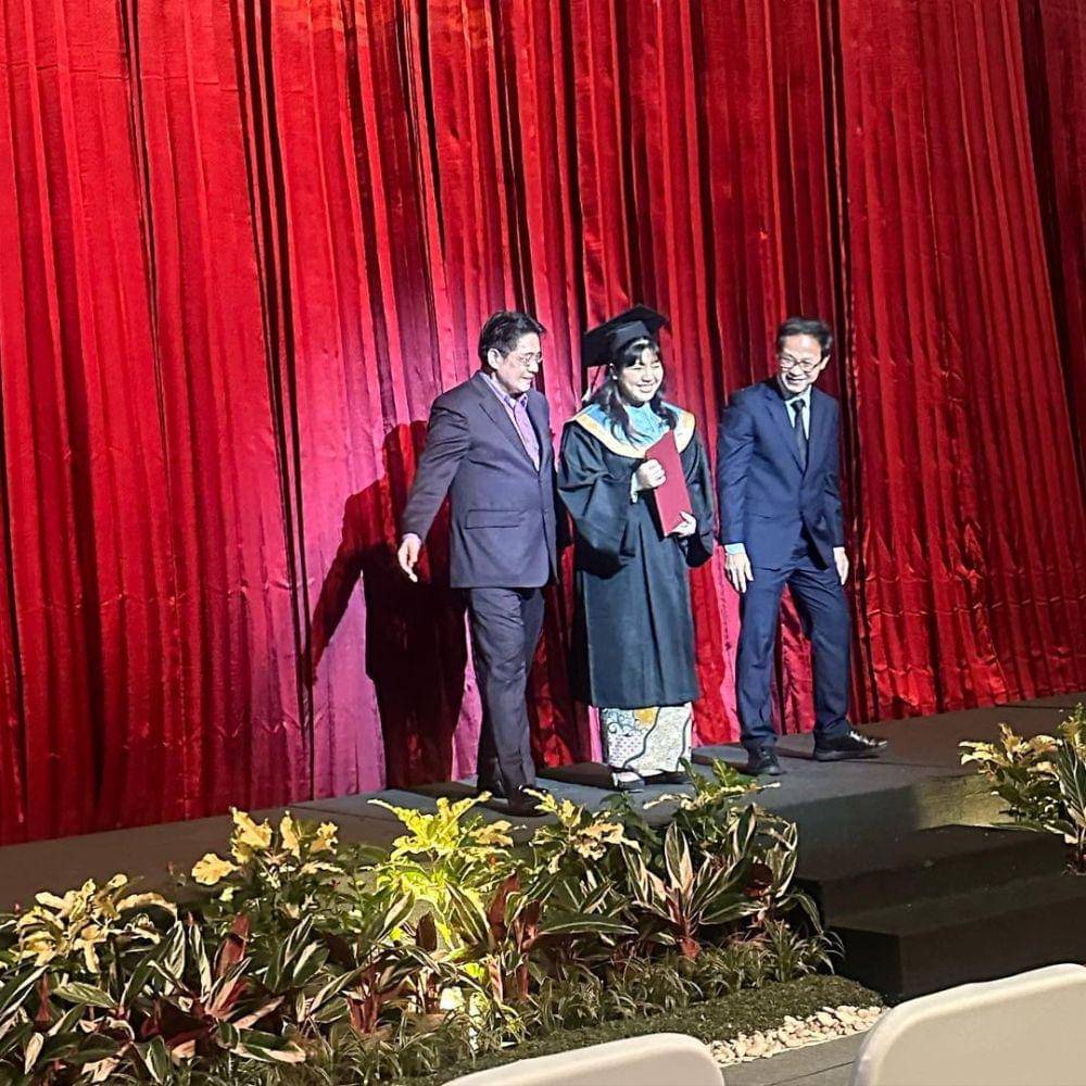 potret Ussy dan Andhika di kelulusan Amel, Elea dan Sheva (instagram.com/ussypratama)