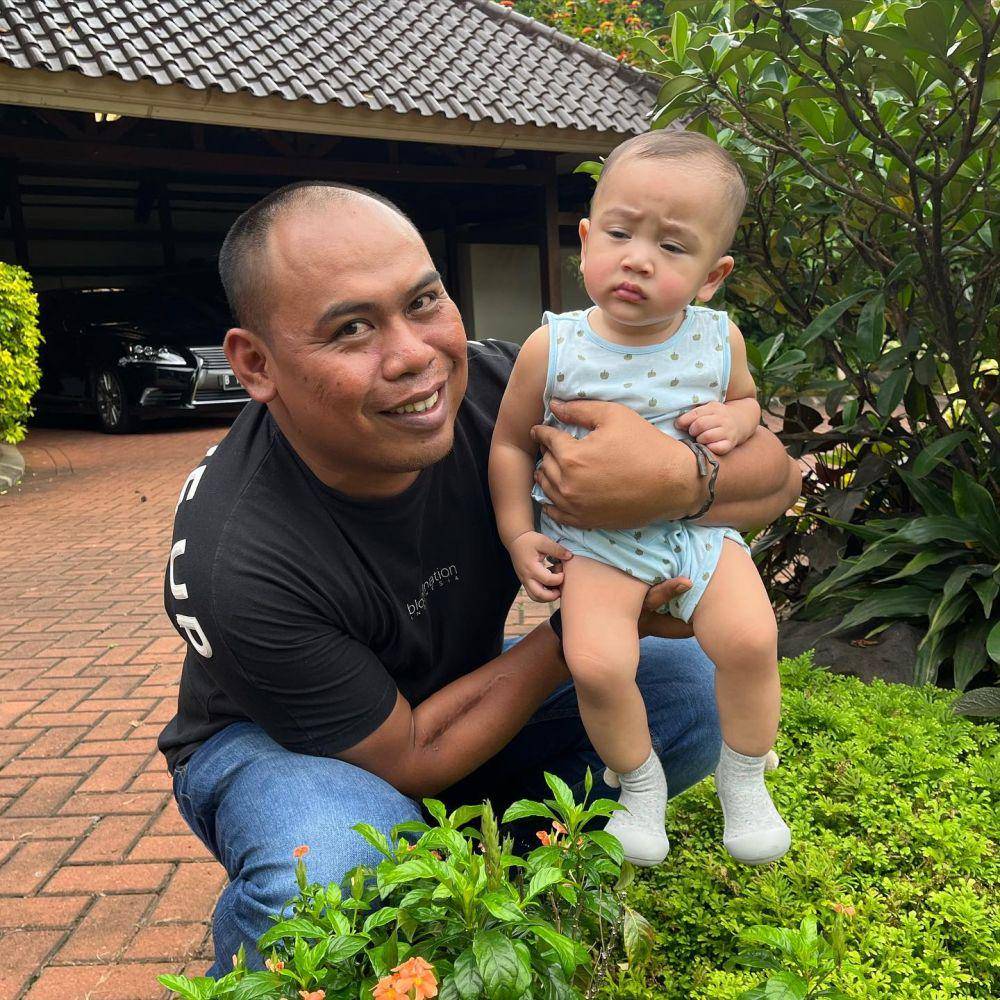 Rayyanza dan bodyguard (Instagram.com/iwanroes_85)