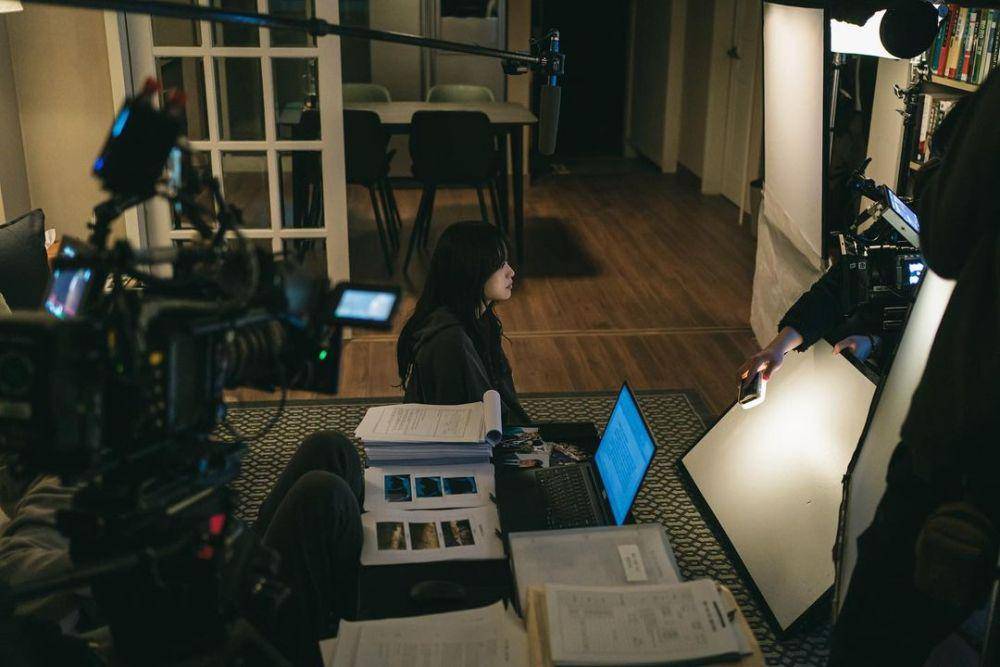 potret pemain drama Delightfully Deceitful di balik layar (instagram.com/thousand_wooo)