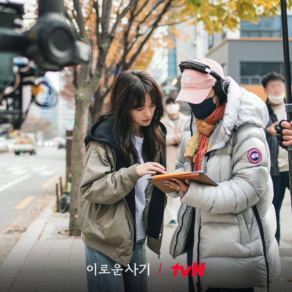 potret pemain drama Delightfully Deceitful di balik layar (instagram.com/tvn_drama)