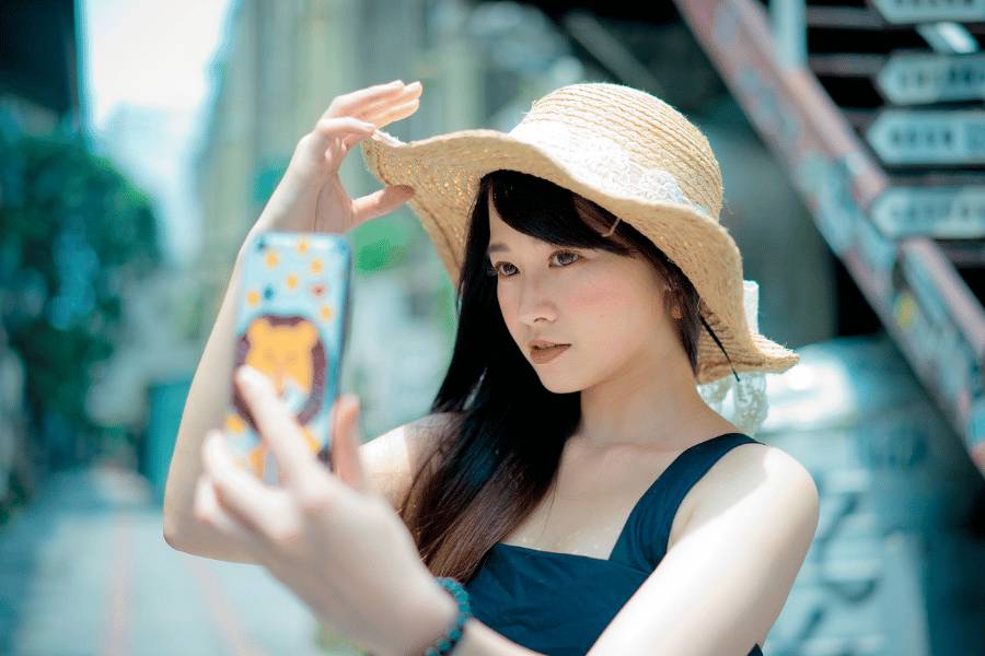 potret ilustrasi selfie (pexels.com/ Tommy Huang)