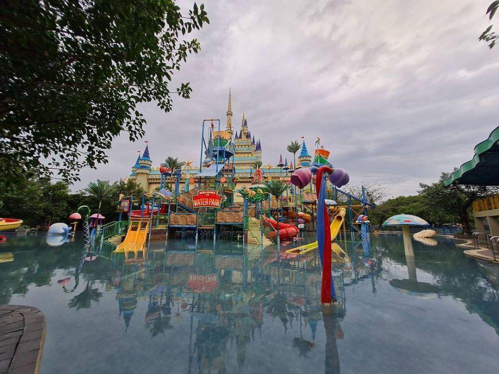7 Kolam Renang Anak di Surabaya, Bikin Puas Main Air!