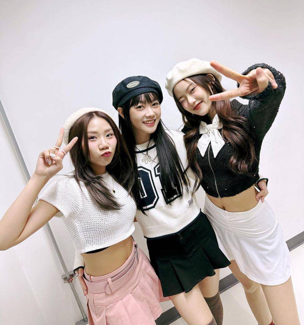 girl group PiXXiE (instagram.com/pixxie_official)