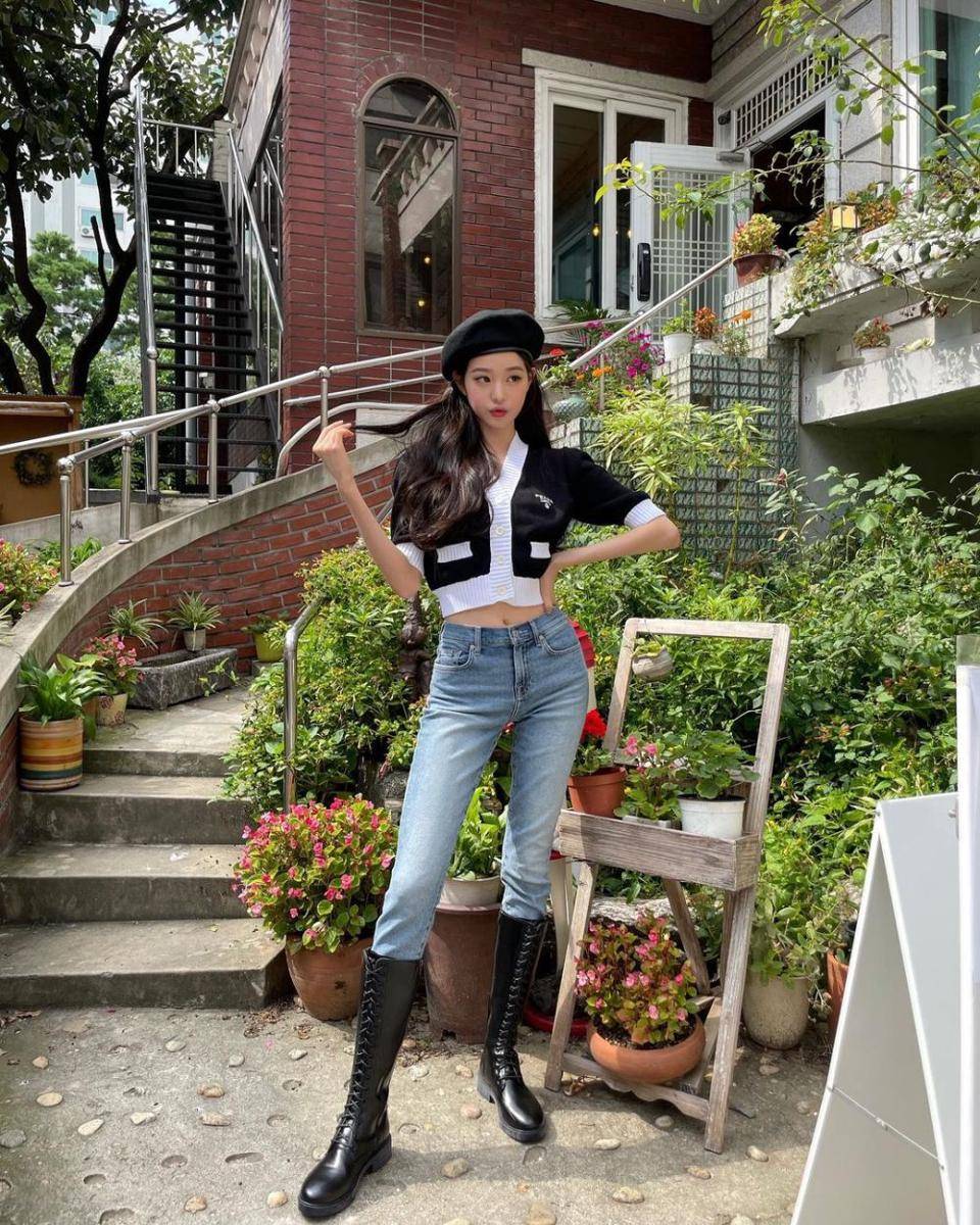 outfit Jang Wonyoung (instagram.com/for_everyoung10)