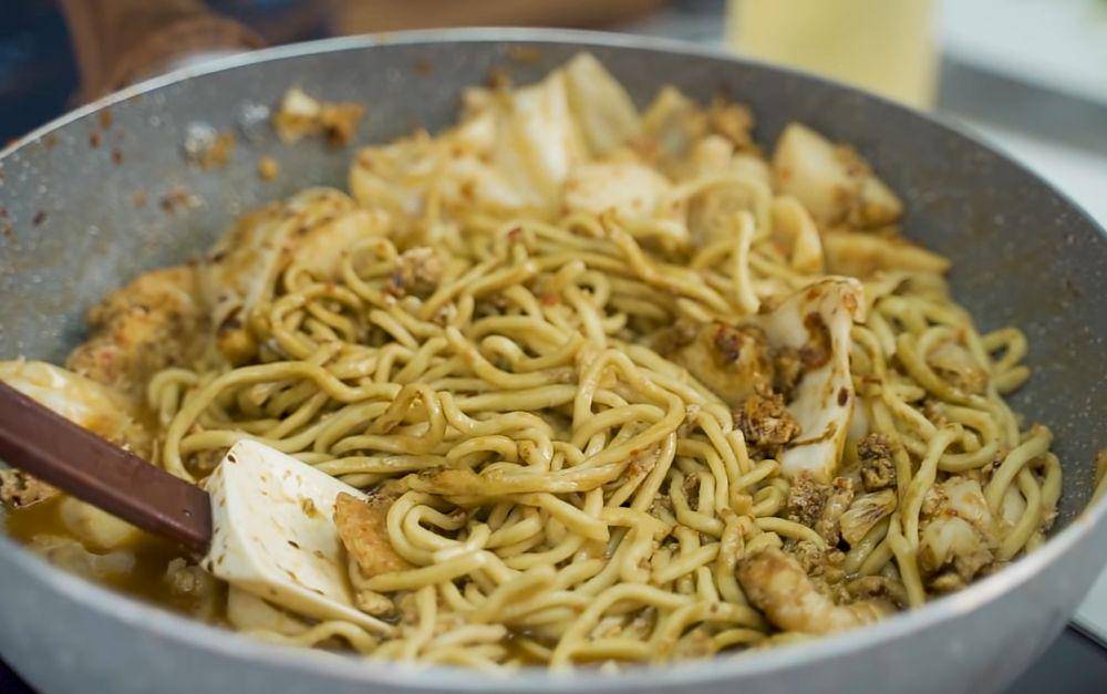 ilustrasi memasak bakmi goreng Malaysia (youtube.com/Willgoz Kitchen)