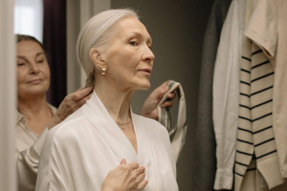 6 Cara Menghadapi Mertua yang Cemburuan, Perlu Jaga Jarak?