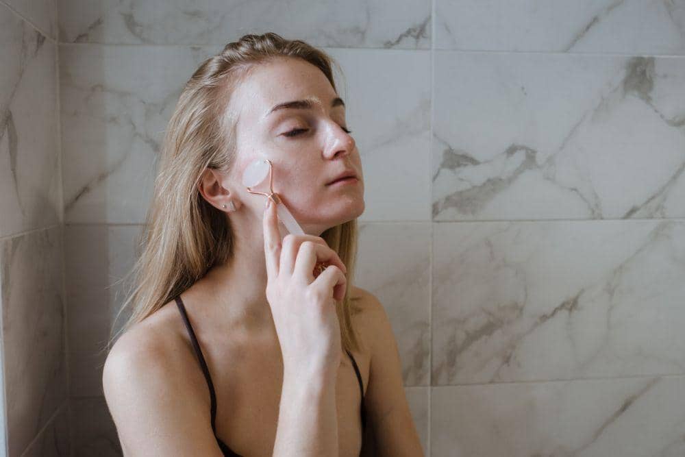 ilustrasi pembersih wajah (pexels.com/Polina Kovaleva)