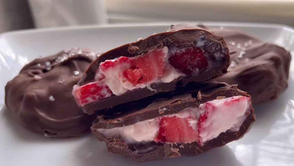 Resep Chocolate Strawberry Bites, Camilan Buah yang Viral