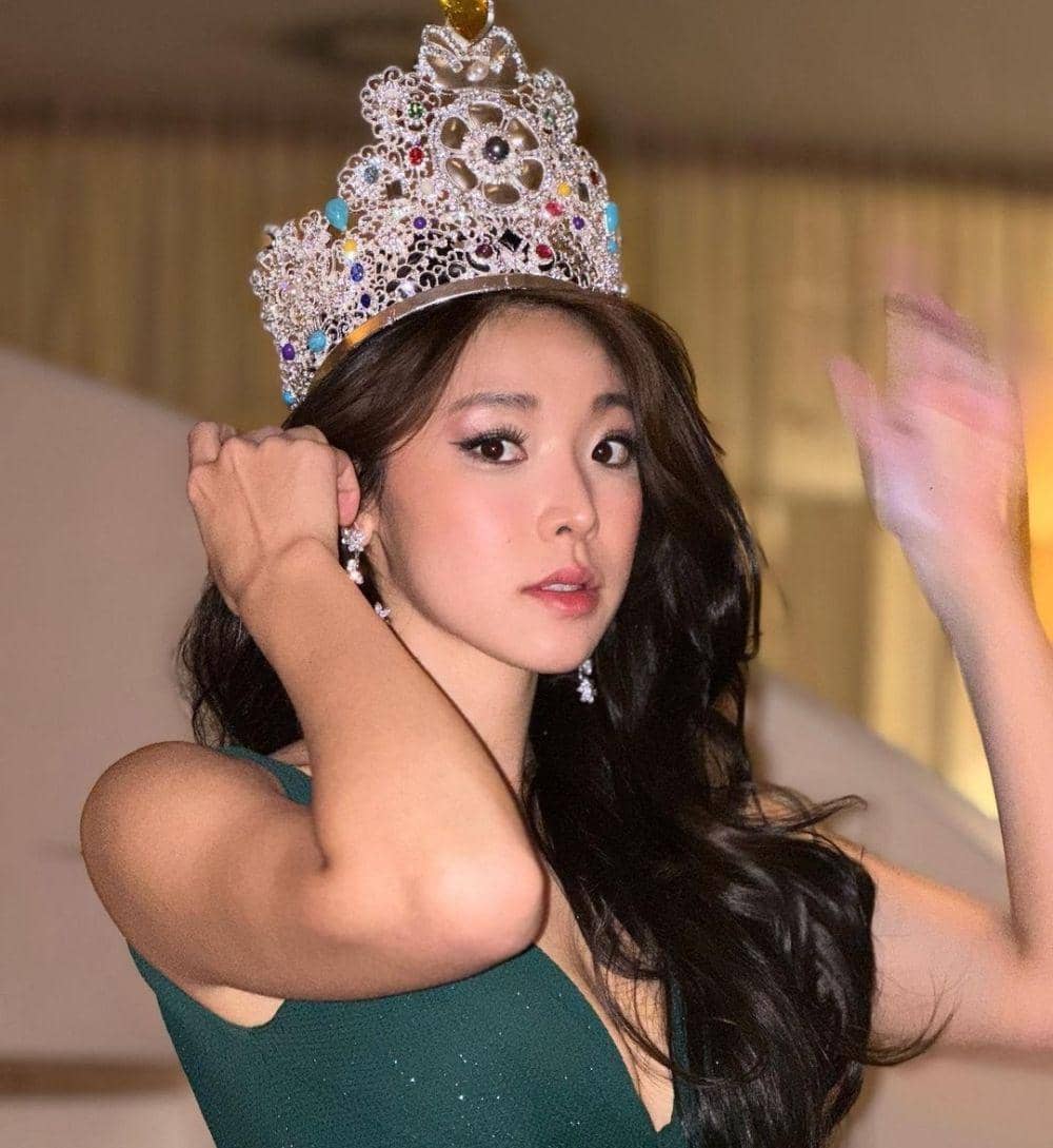 Mina Sue Choi (instagram.com/minadori222)