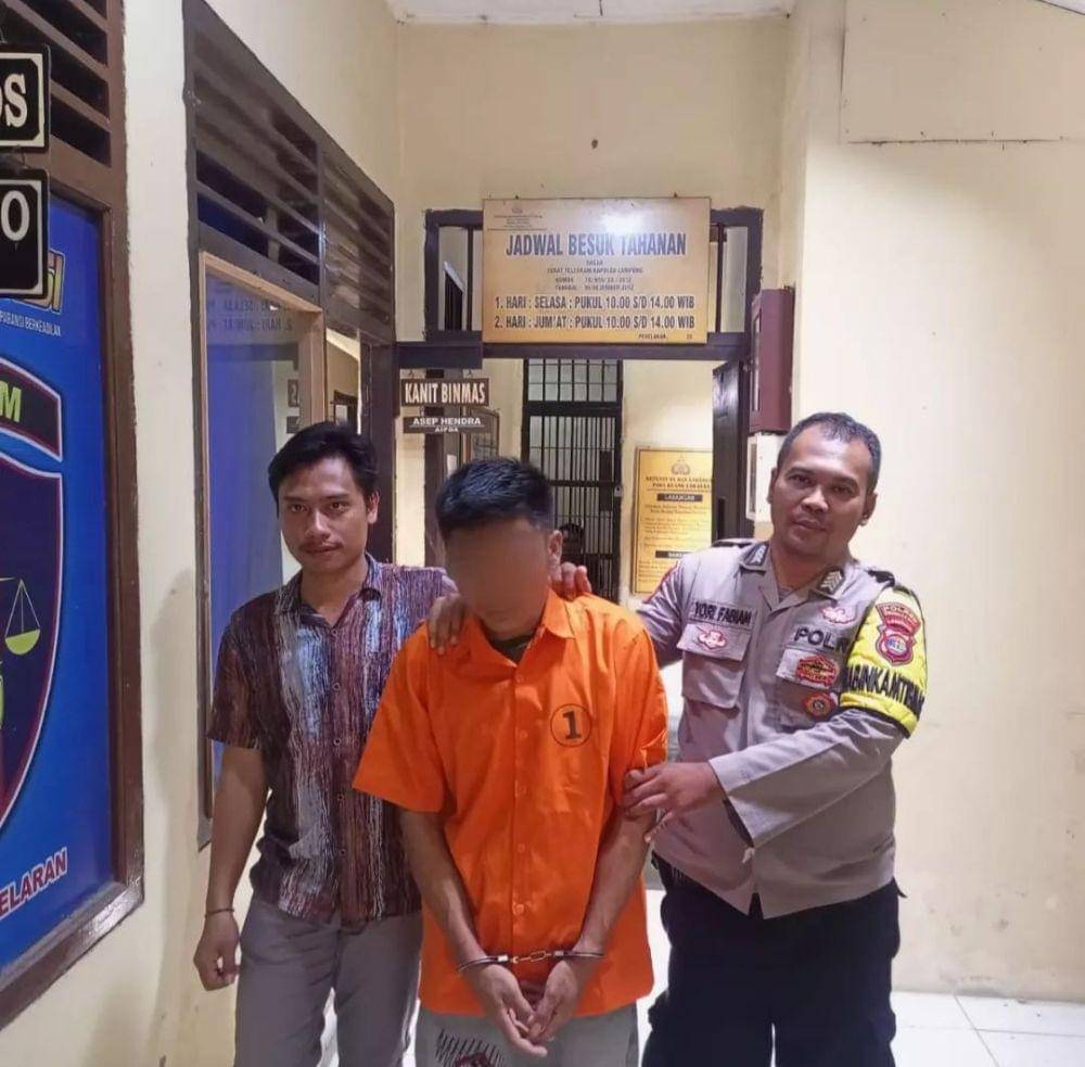 Polsek Pagelaran Pringsewu menangkap supir travel pelaku penggelapan motor warga Pringsewu ( Dok.Humas Pringsewu)