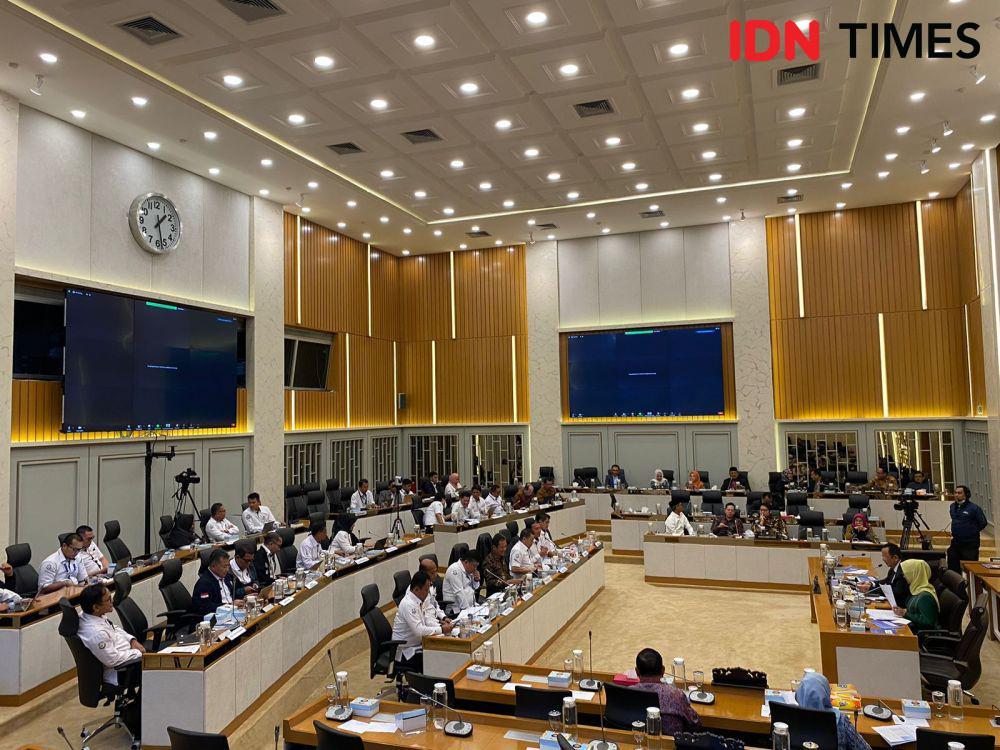 DPR Cecar Menteri KKP soal Ekspor Pasir Laut