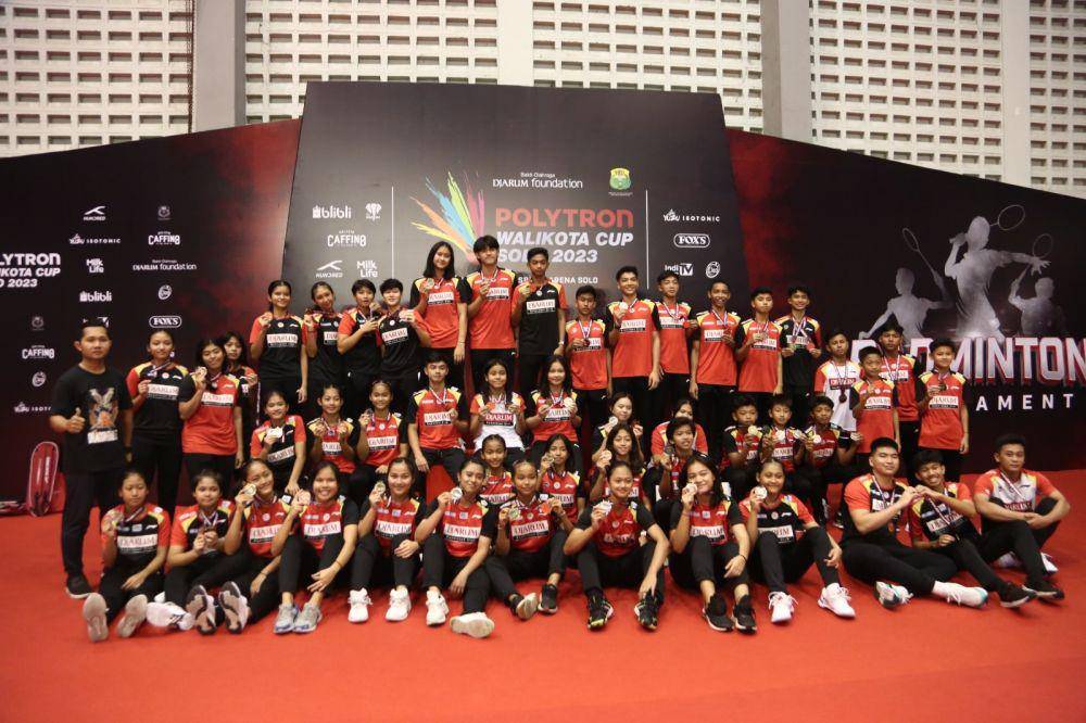 Partai final Polytron Walikota Cup Solo 2023 berlangsung seru dan meriah. Para supporter dari masing-masing tim kompak memberi semangat dan dukungan dari tribun untuk para atlet jagoannya. (Dok. PB Djarum)