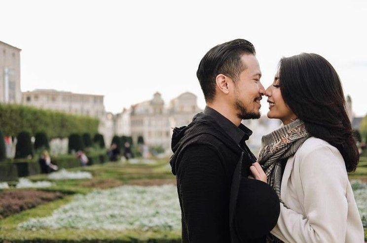 artis bulan madu ke Eropa (instagram.com/tyasmirasih)